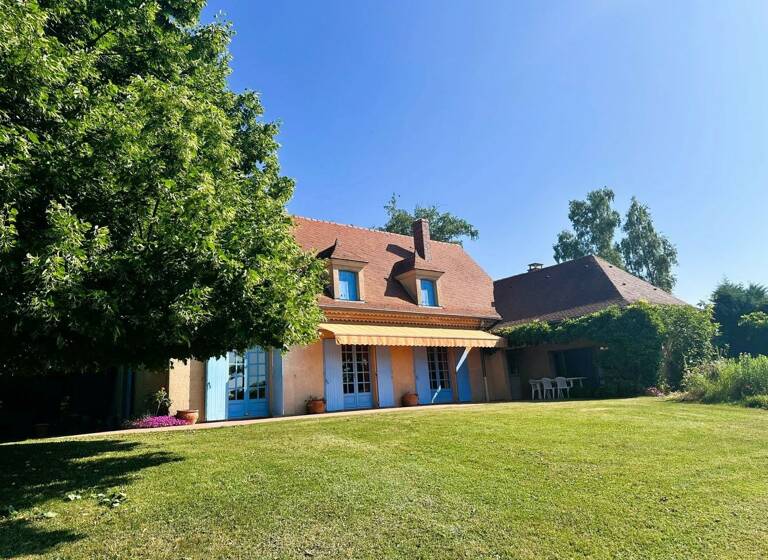 Maison à vendre 399 000 € 7 pièces 3<br/>chambres 171 m²<br/>superficie 8 718 m²<br/>terrain Molles 03300