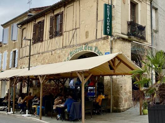 Restaurant à vendre Fonds de commerce 169 000 € 110 m² d'espace de restauration Vic-Fezensac 32190