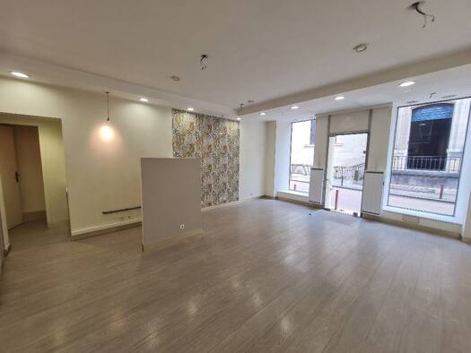 Local commercial à louer 1 500 € 31 m² de surface de vente Versailles 78000