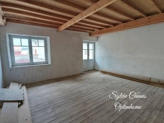 Duplex à vendre 60 000 € 12 pièces 334 m² Fix-Saint-Geneys 43320