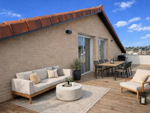 Appartement à vendre 419 000 € 5 pièces 4 chambres 101 m² Étage 2/2 Bruguières 31150