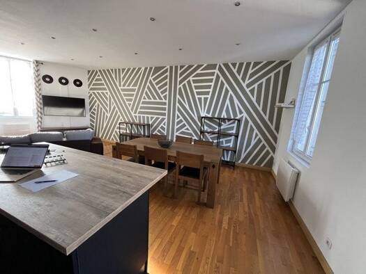 Appartement à louer 795 € 3 pièces 2 chambres 72 m² Étage 2/3 Champ de Mars-Bussatte-Victor Hugo Angoulême 16000