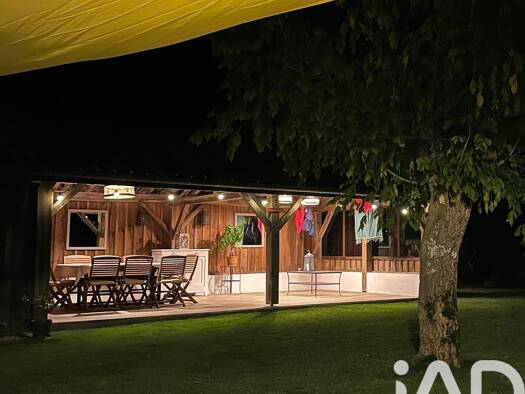 Maison à vendre 349 000 € 8 pièces 5 chambres 170 m² 2 200 m² de terrain Solférino 40210