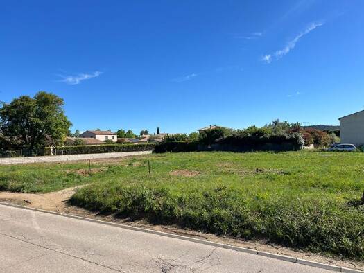Terrain constructible à vendre 270 000 € 948 m² de terrain Calvisson 30420