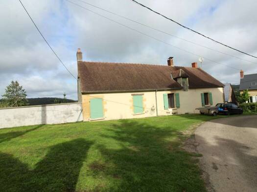 Maison de plain-pied à vendre 109 000 € 5 pièces 3 chambres 90 m² 2 453 m² de terrain Nevers 58000