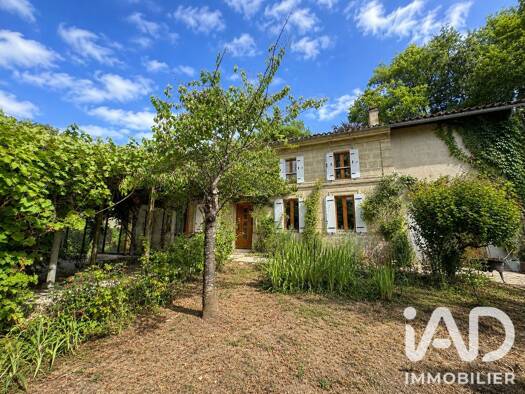 Maison à vendre 292 000 € 4 pièces 3 chambres 155 m² 10 023 m² de terrain Laruscade 33620