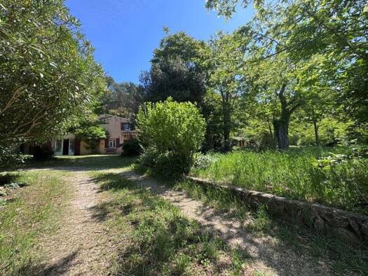 Maison à vendre 849 000 € 6 pièces 3 chambres 125 m² 16 948 m² de terrain Beaurecueil 13100