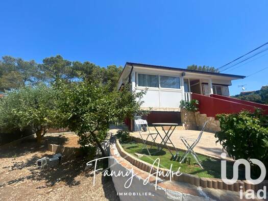 Chalet à vendre 238 000 € 4 pièces 2 chambres 54 m² 200 m² de terrain Le Castellet 83330