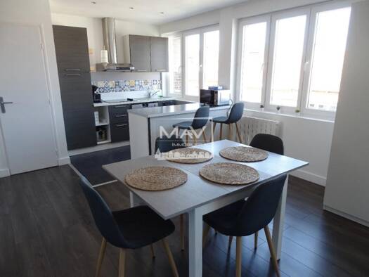 Appartement à vendre 189 000 € 4 pièces 3 chambres 77 m² Étage 2/3 Cinq Bonniers Faches-Thumesnil 59155