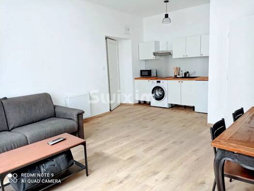 Appartement à louer 600 € 1 pièce 30 m² RDC/3 Haut et Dessus Hauts de Bienne 39400