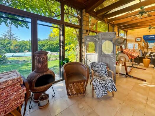 Maison à vendre 525 000 € 6 pièces 1 chambre 125 m² 9 640 m² de terrain Reillanne 04110