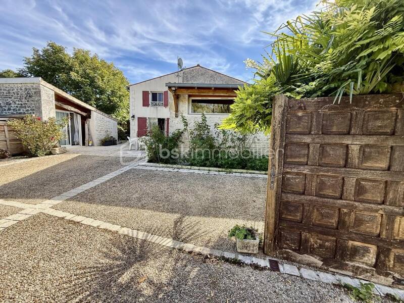 Maison à vendre, 150m², NIEUL LES SAINTES