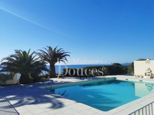 Appartement à vendre 698 000 € 3 pièces 2 chambres 51 m² RDC/3 Boulouris Saint-Raphaël 83700