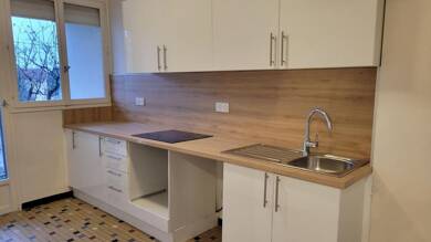 Appartement à louer 925 € 3 pièces 2 chambres 71,1 m² Étage 1/1 Bron Centre-Le Rafour Bron 69500