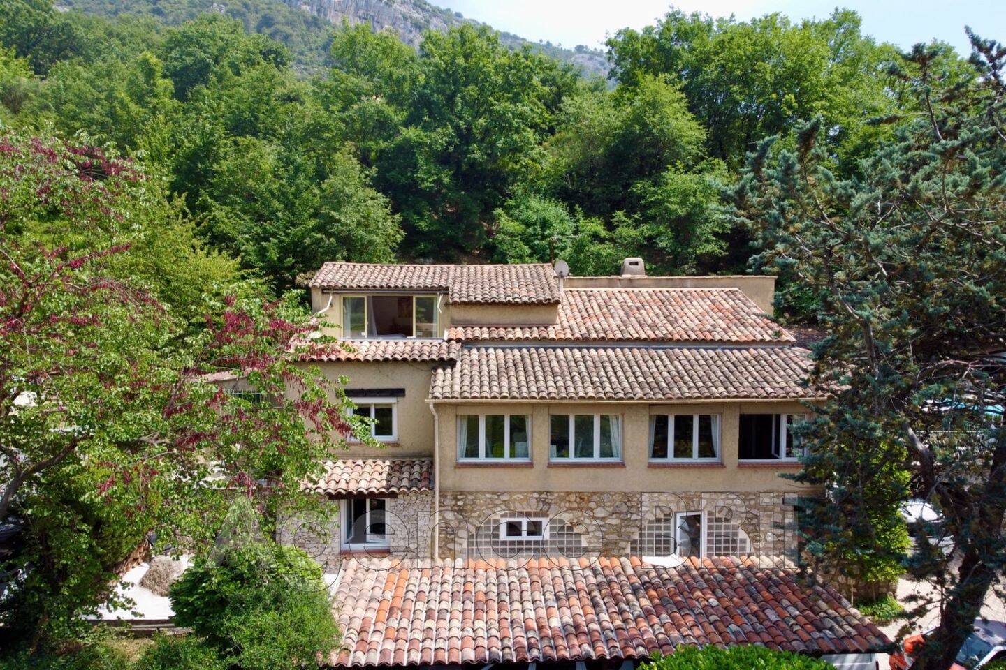Maison à vendre, 276m², TOURRETTE LEVENS