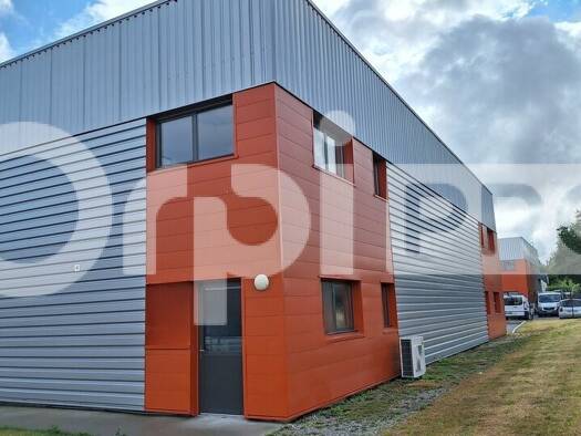 Local d'activités à louer 3 438 € 372 m² d'espace de stockage Saint Nazaire 44600