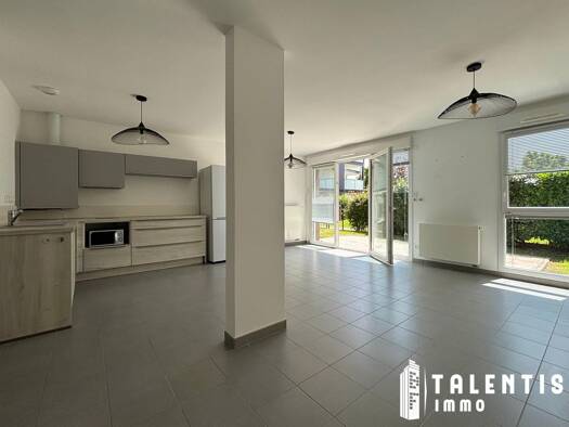 Appartement à louer - Première occupation 1 100 € 3 pièces 2 chambres 74,1 m² RDC Zone d'Activité Parc Industriel Vertonne Vertou 44120