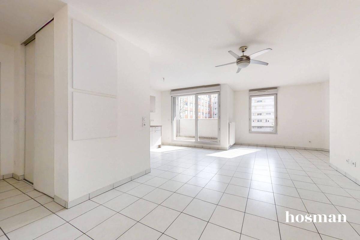 Appartement de 3 pièces de 70,1m² avec balcon et garage - Limite — 3