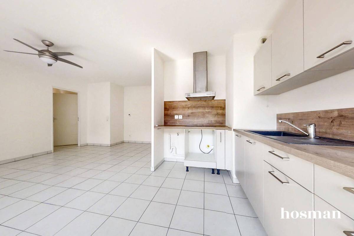 Appartement de 3 pièces de 70,1m² avec balcon et garage - Limite — 6