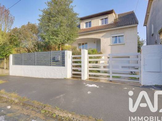 Maison à vendre 430 000 € 6 pièces 4 chambres 142 m² 354 m² de terrain Voltaire-Hyppolyte Pina Gagny 93220