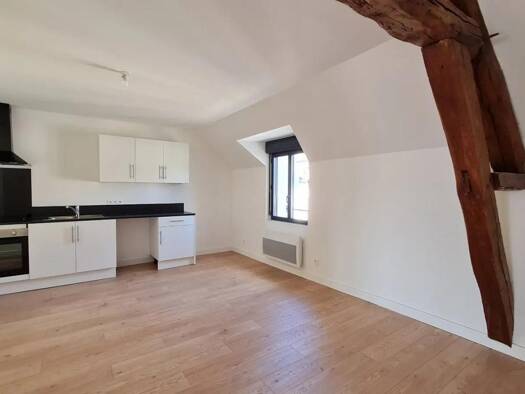 Appartement à louer 860 € 3 pièces 2 chambres 47,2 m² Étage 2/2 Croix Saint Loup-Saint Nicolas Meaux 77100