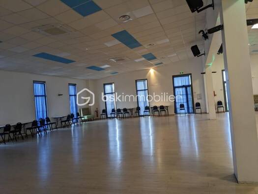 Local commercial à vendre 2 064 000 € 976 m² de surface de vente Pringy 77310