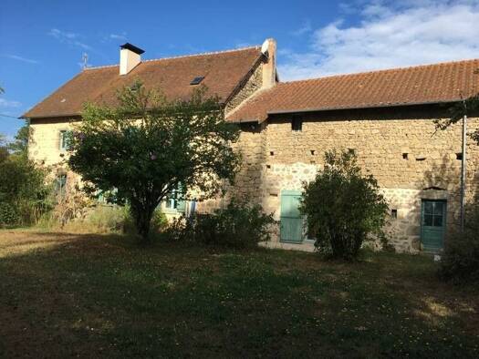 Maison à vendre 213 000 € 6 pièces 3 chambres 185 m² 3 933 m² de terrain Sainte-Feyre 23000