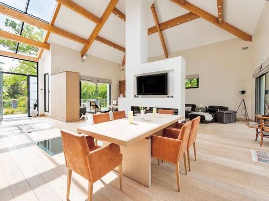 Maison à vendre 1 690 000 € 9 pièces 6 chambres 566 m² 4 363 m² de terrain Ouest Lamorlaye 60260