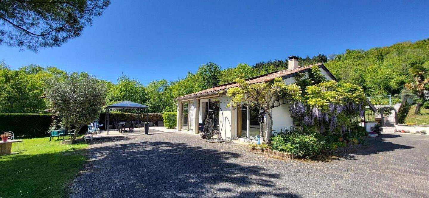 Maison à vendre, 208m², SAINT HILAIRE DE LUSIGNAN