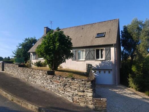 Maison à vendre 200 000 € 7 pièces 4 chambres 143 m² 570 m² de terrain Saint-Goazec 29520