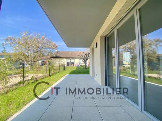 Appartement à vendre - Première occupation 260 000 € 4 pièces 2 chambres 86,7 m² RDC Centre Ouest La Tour-du-Pin 38110