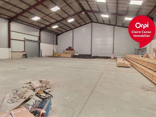 Local commercial à louer 2 840 € 408 m² de surface de vente Le Pigne Lavaur 81500