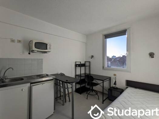 Appartement à louer 500 € 1 pièce 14 m² 3ème étage dès le 01/05/2026 Caulier Lille 59800