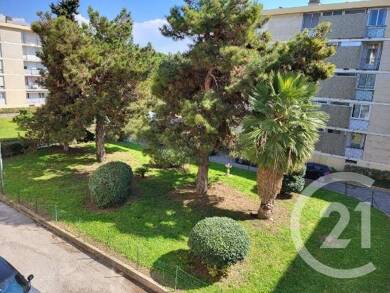 Appartement à vendre 136 300 € 3 pièces 2 chambres 63,7 m² 2ème étage Marignane 13700