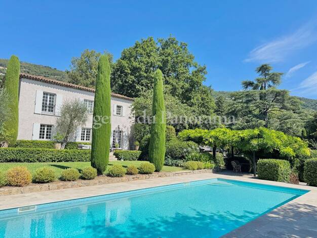 Ferme à vendre 2 200 000 € 7 pièces 5 chambres 356 m² 7 592 m² de terrain Spéracèdes 06530