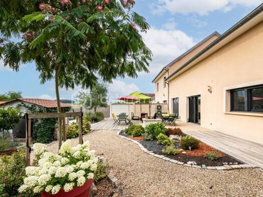 Maison de plain-pied à vendre 390 000 € 5 pièces 3 chambres 180 m² Pesmes 70140