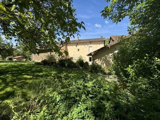 Maison à vendre 148 500 € 6 pièces 3 chambres 152 m² 1 427 m² de terrain Lavignac 87230