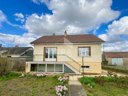 Maison à vendre 109 000 € 3 pièces 2 chambres 87 m² 755 m² de terrain Corquilleroy 45120