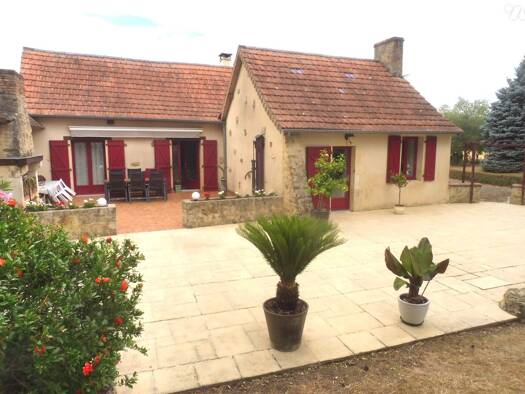 Maison à vendre 300 000 € 4 pièces 2 chambres 48 186 m² de terrain Baugé-en-Anjou 49150