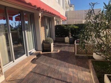 Appartement en viager occupé Bouquet 231 850 € 4 pièces 2 chambres 107,9 m² RDC/4 Parc Maisonfort Royan 17200