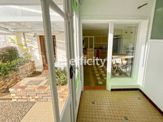 Maison de ville à vendre 256 000 € 8 pièces 6 chambres 157 m² 386 m² de terrain Brem-sur-Mer 85470