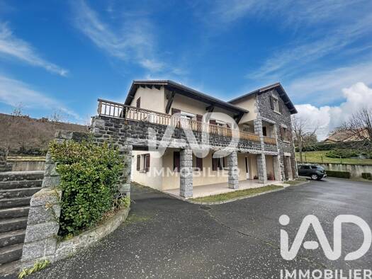 Maison à vendre 330 000 € 10 pièces 7 chambres 277 m² 5 554 m² de terrain Le Monastier-sur-Gazeille 43150