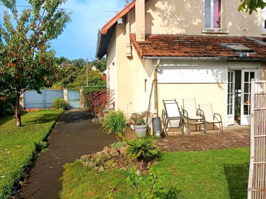 Maison jumelée à vendre 69 900 € 3 pièces 2 chambres 68 m² 376 m² de terrain La Planchette Flers 61100