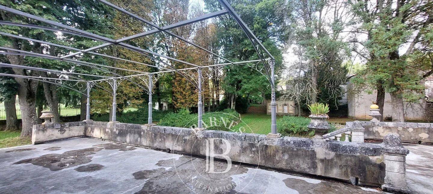 Maison à vendre, 300m², LA CAVALERIE