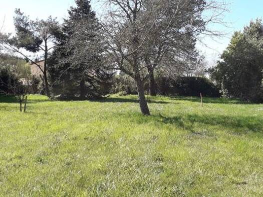 Terrain constructible à vendre 59 900 € 1 019 m² de terrain Lavoux 86800