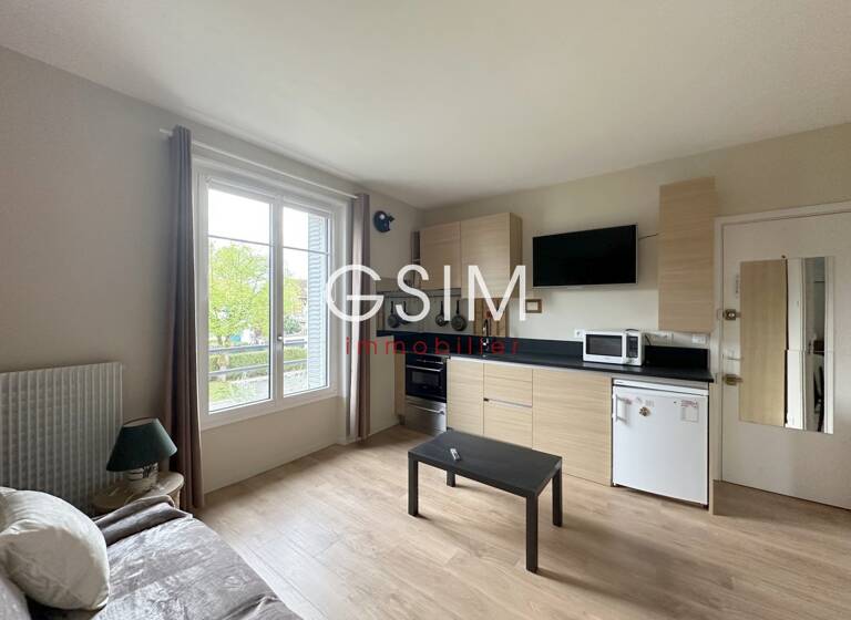 Appartement à louer 1 130 € 2 pièces 1<br/>chambre 30 m²<br/>superficie Dernier étage, 1/1<br/>étage Vaucresson 92420