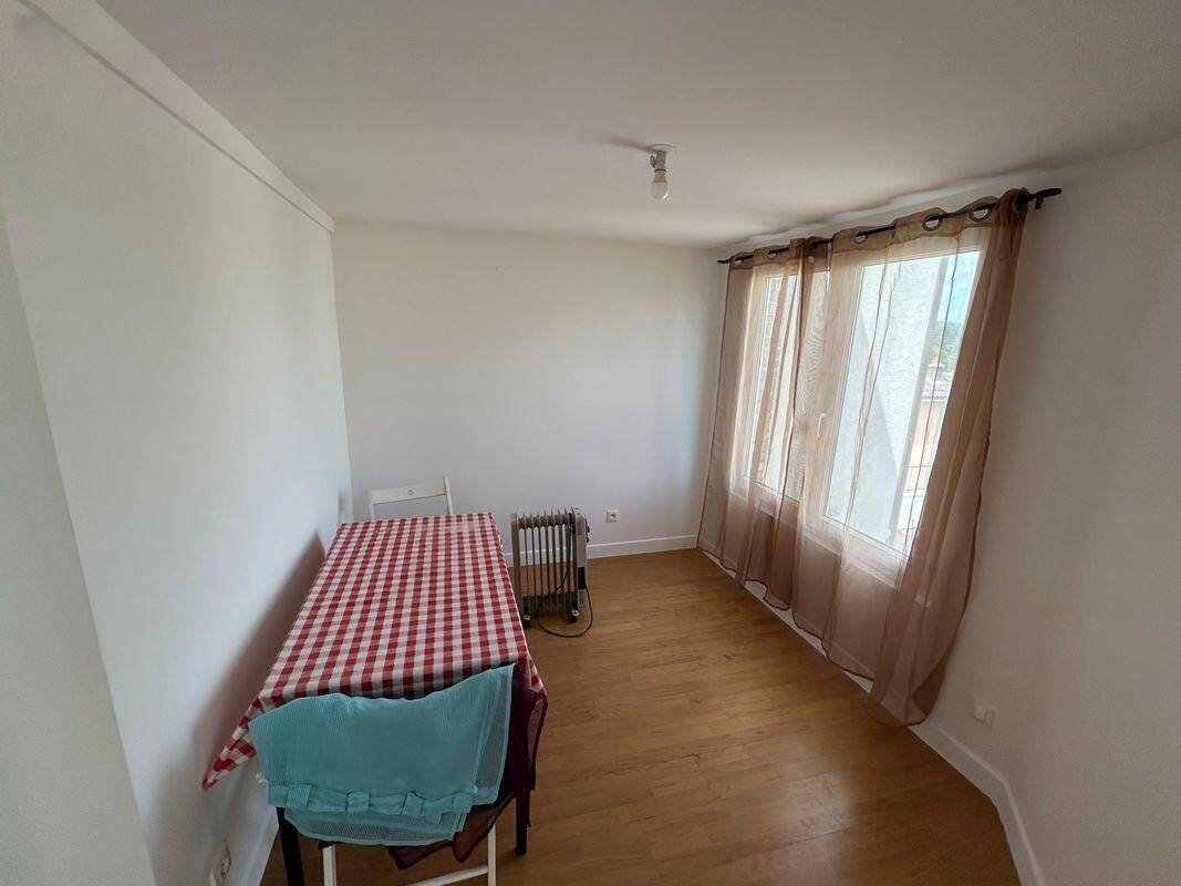 Maison à louer, 22m², SEVRES