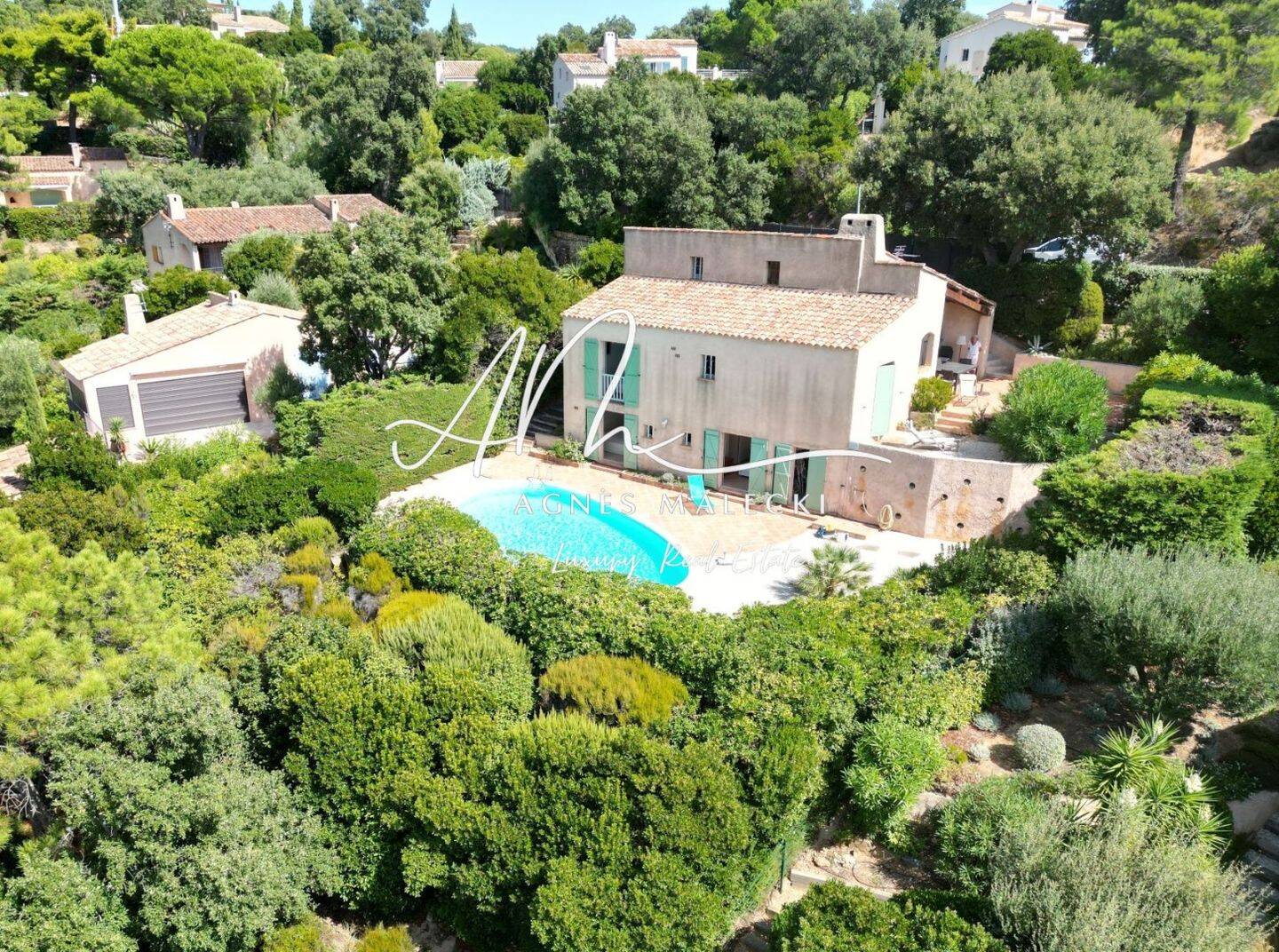 Maison à vendre, 133m², RAYOL CANADEL SUR MER