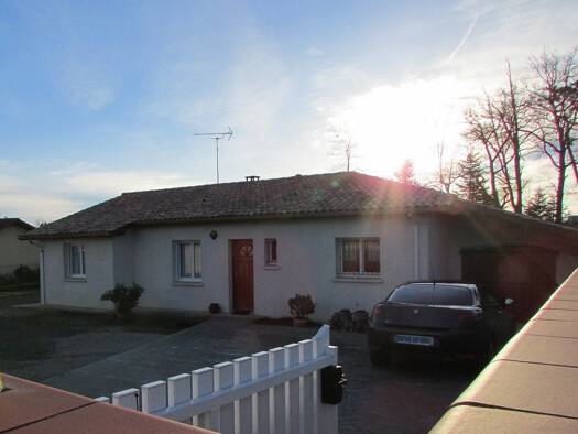 Maison de plain-pied à vendre 294 000 € 4 pièces 3 chambres 100,1 m² 721 m² de terrain Seyresse 40180