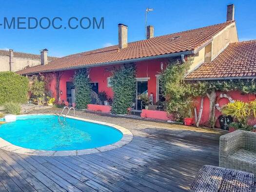 Maison à vendre 410 000 € 7 pièces 5 chambres 227 m² 701 m² de terrain Queyrac 33340